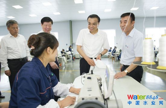 李克強贊環(huán)保企業(yè)理念:“化污泥為資源”