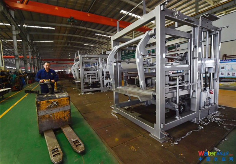 37ڸʡϰȺC(j)е޹˾Ĺһ_͸ˮuC(j)C(j)I(y)